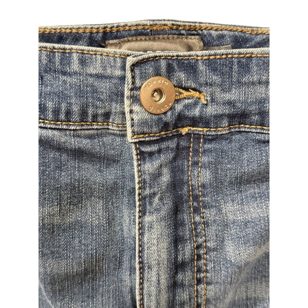 Torrid Denim Distressed Cutoff Jean Shorts Medium Wash Womens Size 22 - Picture 3 of 5